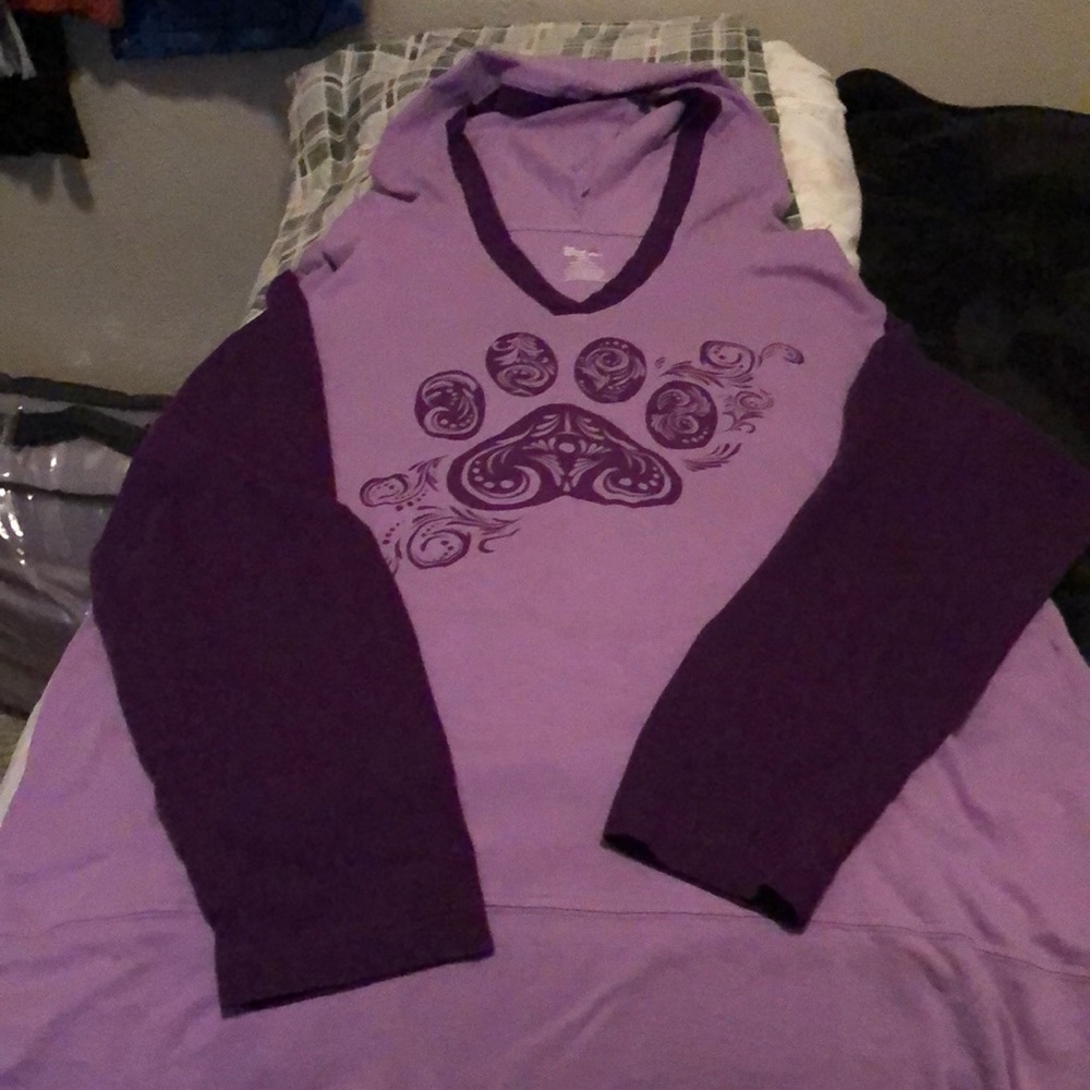 Women’s pull over top with hood.